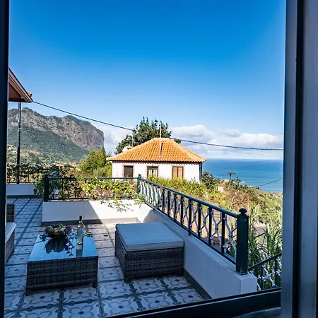 Semesterbostad Picturesque *